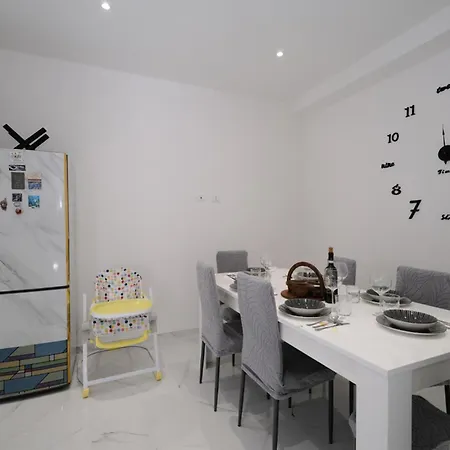 Seaside - Sleeps 6 - Balcony Apartamento