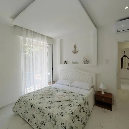 Seaside - Sleeps 6 - Balcony * Rapallo