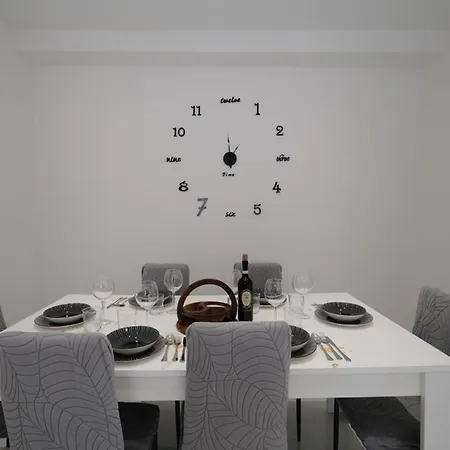 Apartman Seaside - Sleeps 6 - Balcony Rapallo