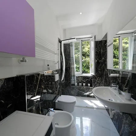 Seaside - Sleeps 6 - Balcony *